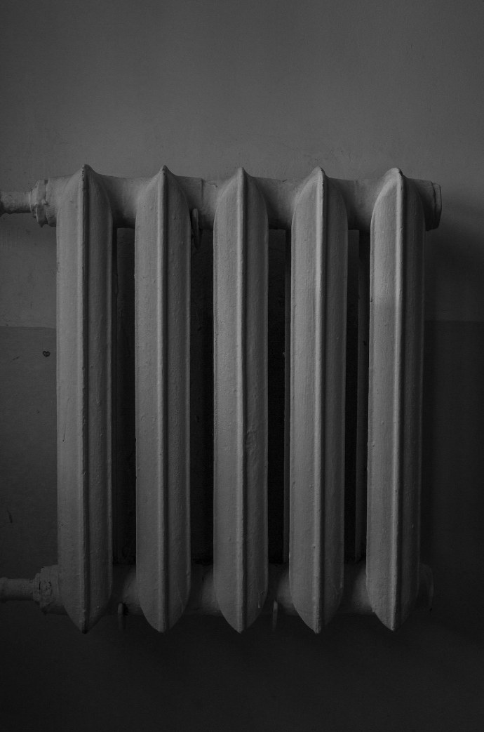 radiateur en fonte ancien, typique des immeubles bordelais