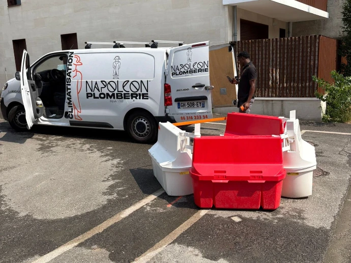 camion napoleon intervention d'un plombier expert